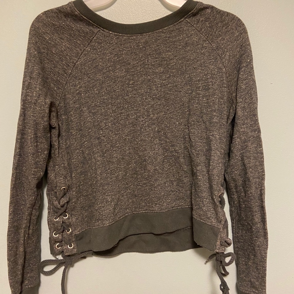Grey top